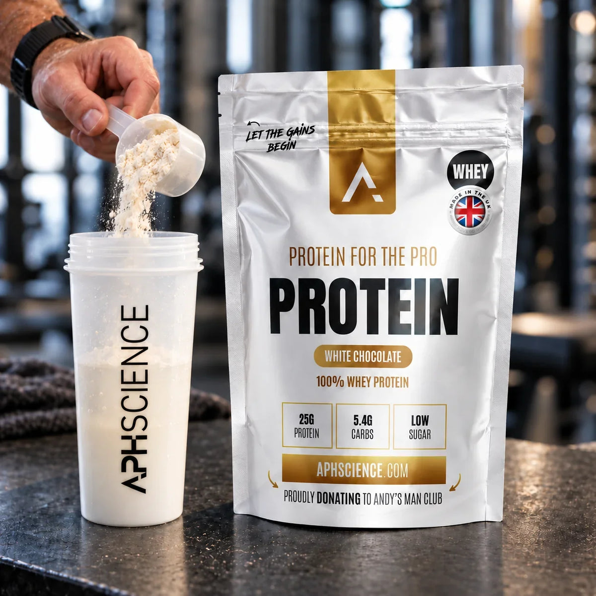 APH Whey Protein White Chocolate shake pour